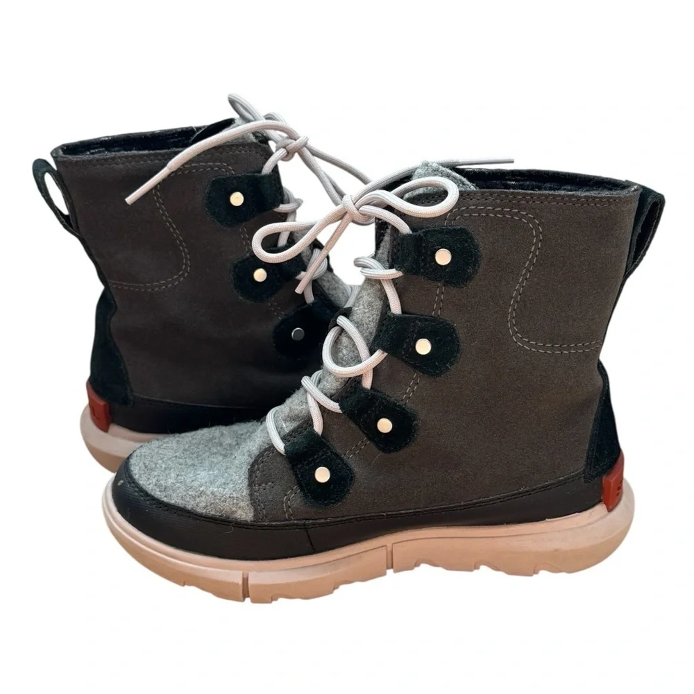 Sorel Joan Explorer II Jet Vapor Gray Black Lace Up Winter Boots